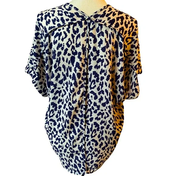Lush Navy Leopard Hi-Lo Top Small - Picture 2 of 7